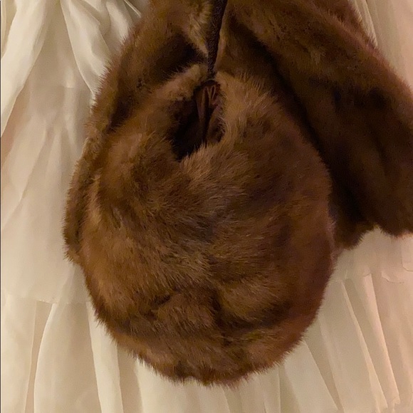 Vintage fur set: matching stole, hat & muff - Picture 2 of 7